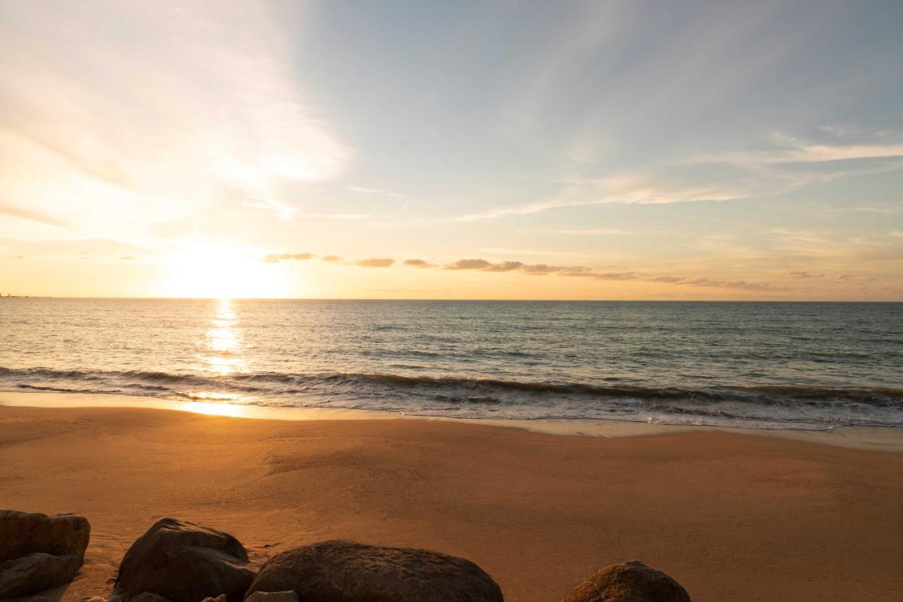 Avani Plus Khao Lak Resort Екстериор снимка