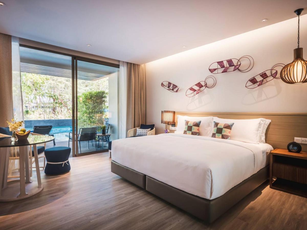 Avani Plus Khao Lak Resort Екстериор снимка