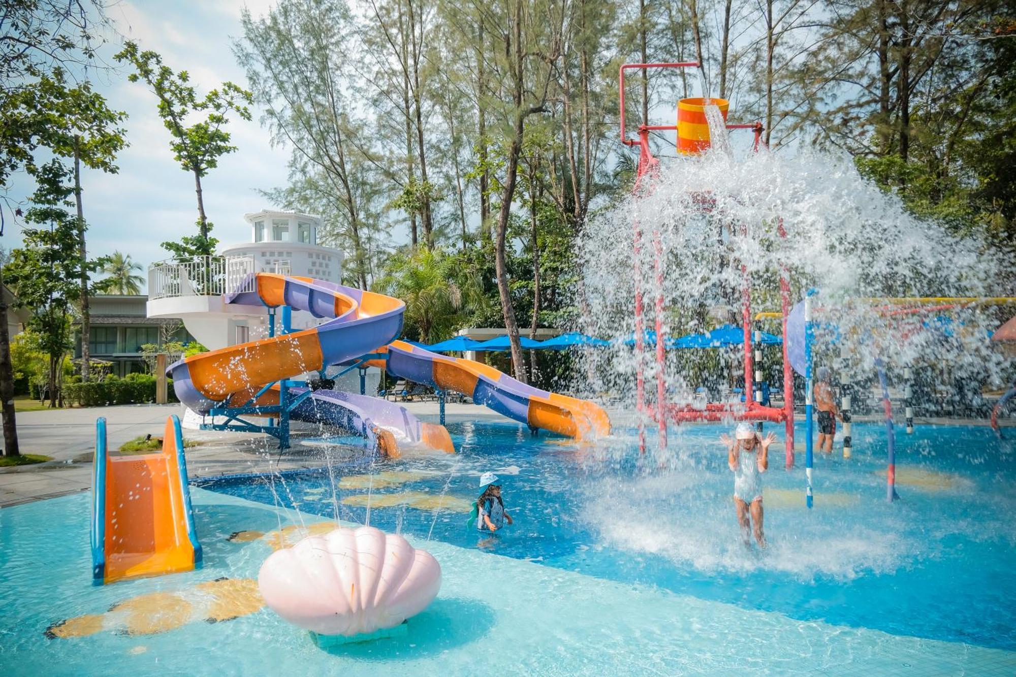 Avani Plus Khao Lak Resort Екстериор снимка