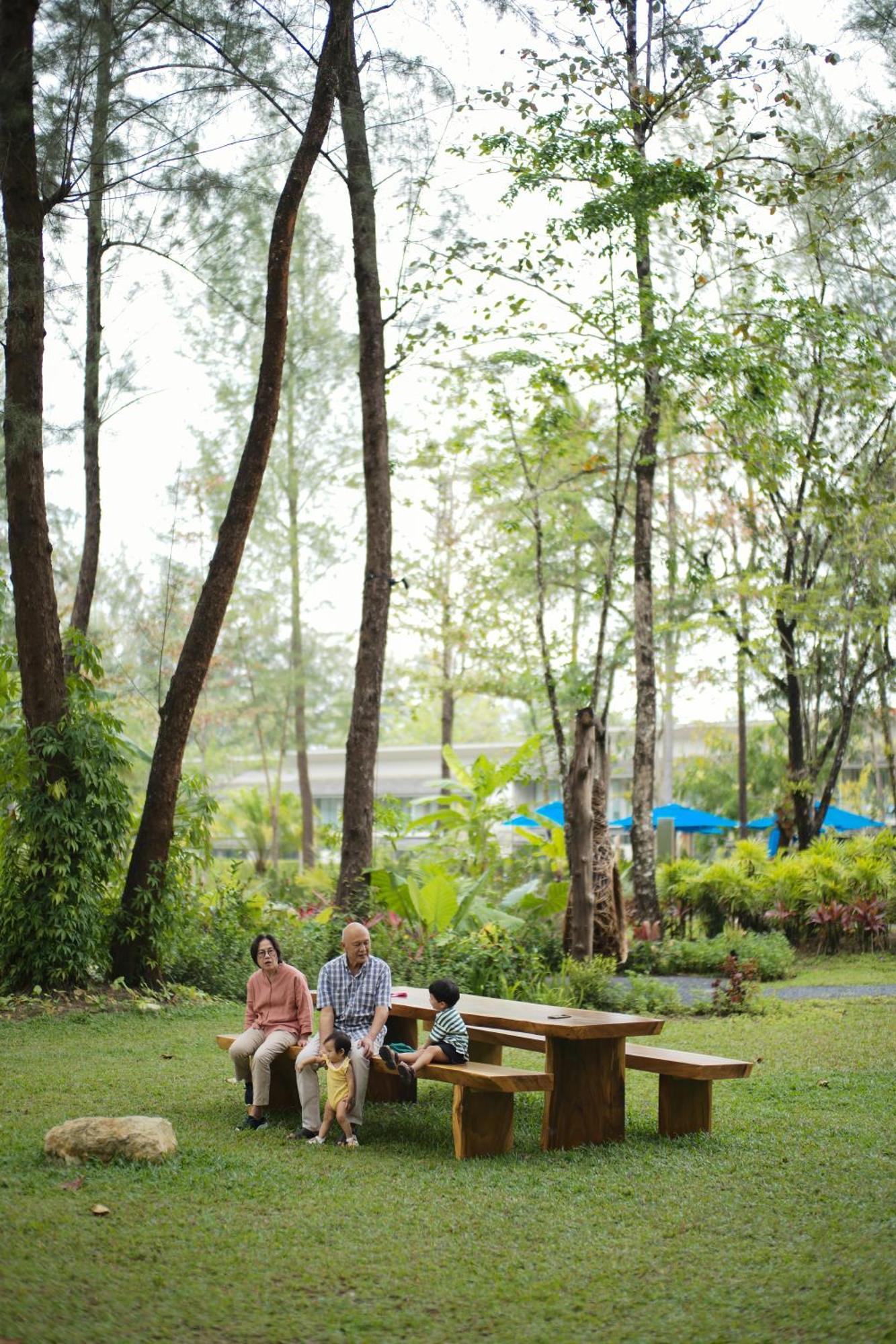 Avani Plus Khao Lak Resort Екстериор снимка