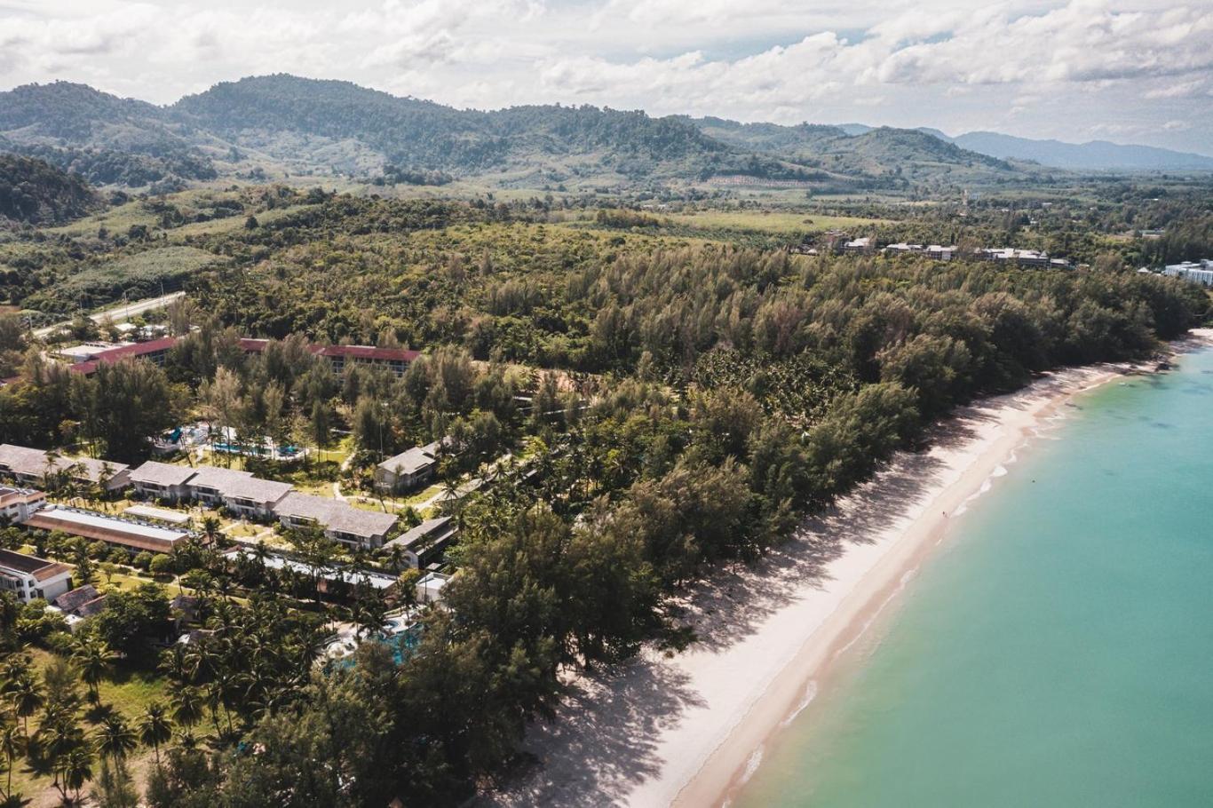 Avani Plus Khao Lak Resort Екстериор снимка