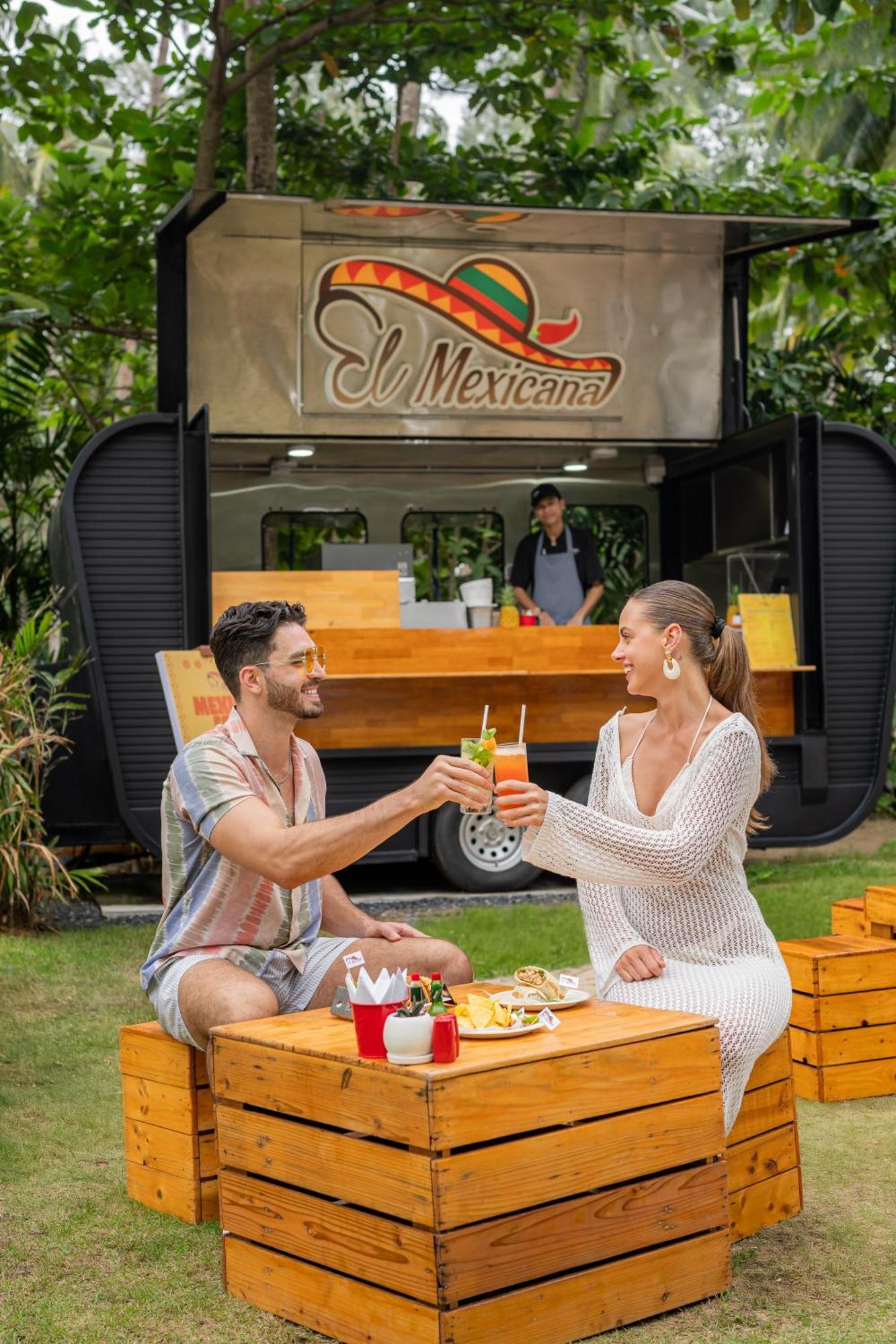 Avani Plus Khao Lak Resort Екстериор снимка